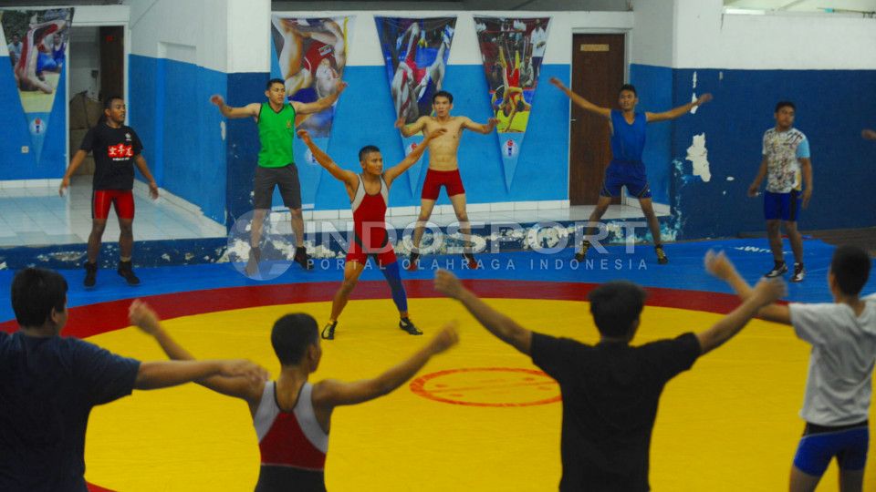 Sebanyak 12 atlet gulat muda Indonesia akan berjuang mengikuti turnamen internasional di Thailand. Copyright: © Ratno Prasetyo/INDOSPORT